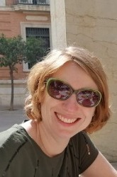 Dr. Veerle Adams